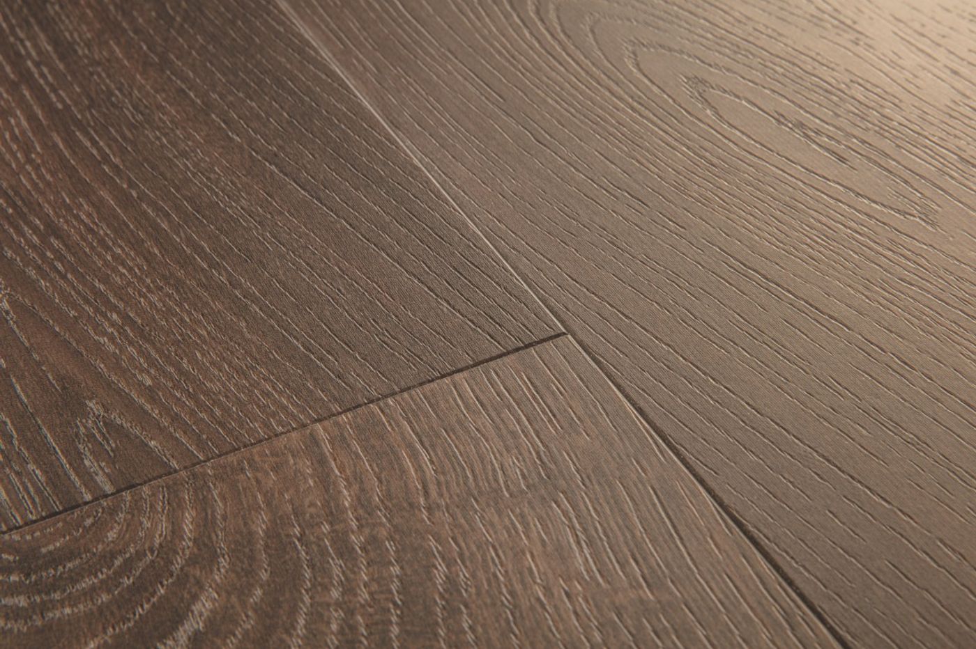 Vinylgulv Pergo Lysefjord Pad Pro Brown Lodge Oak