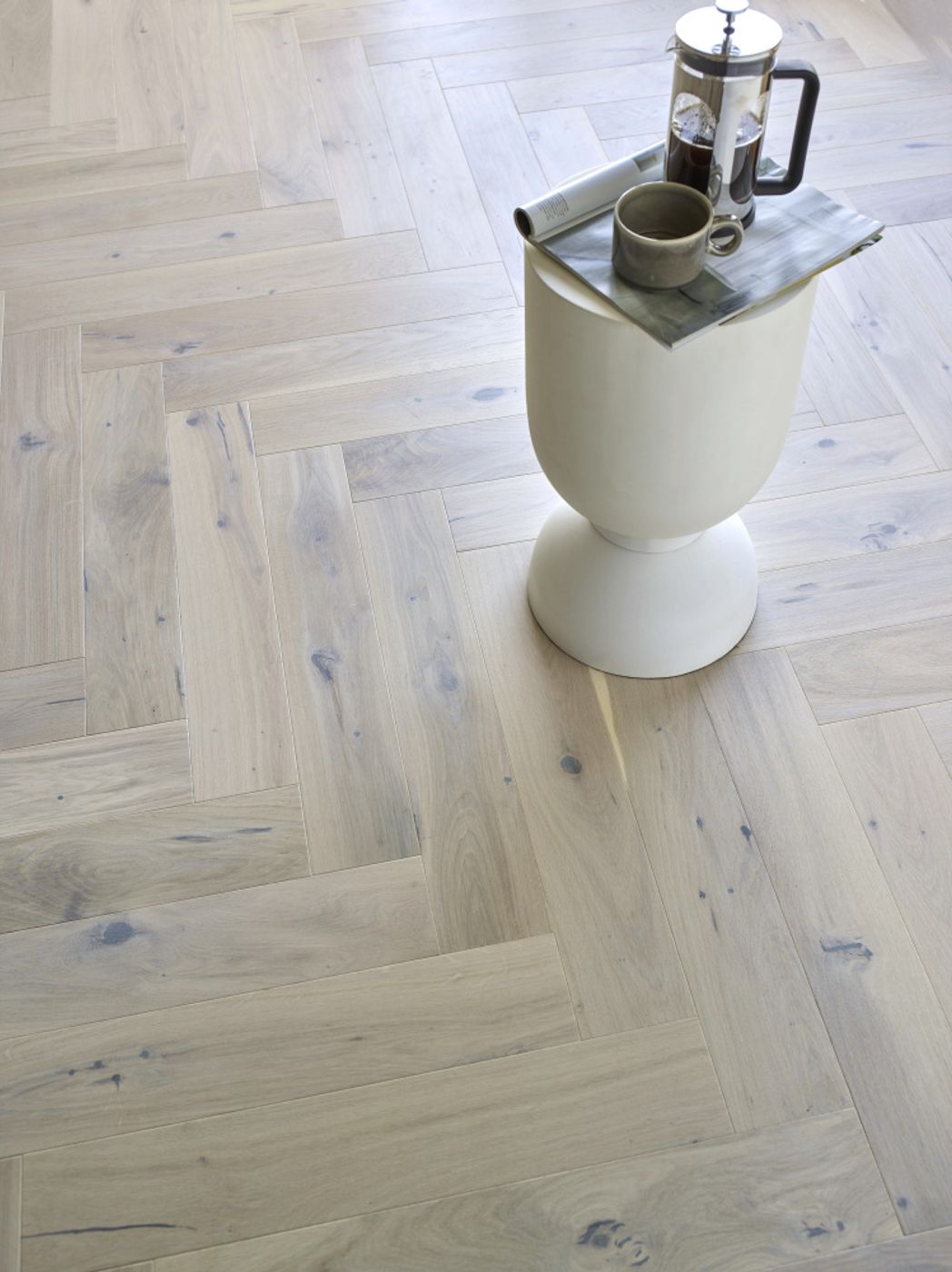 Fiskebensparkett Saga Herringbone Eik Pearl