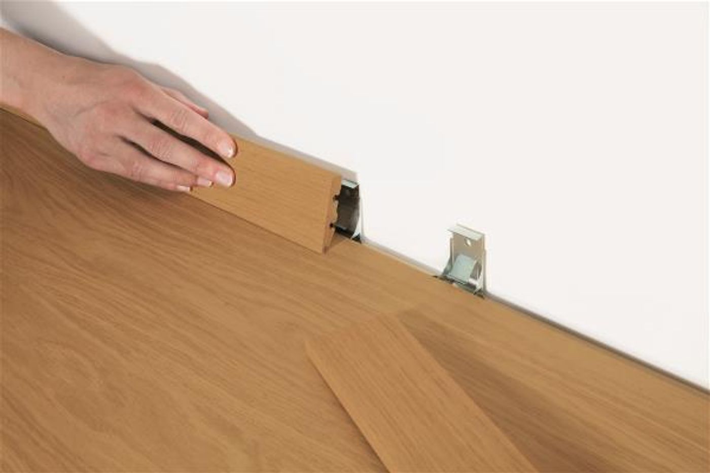 Pergo Monteringsklips til fotlister 7/8mm