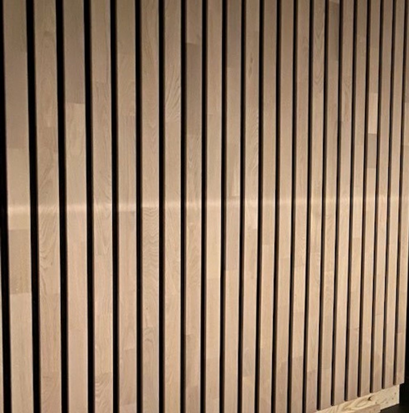 RO BRED Spilepanel Eik hvitpigmentert 30x600x2390