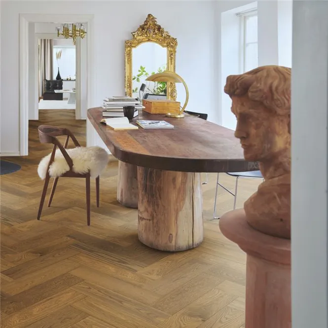 Hovedbilde Fiskebensparkett Pergo Saltholm - Brown Herringbone Oak